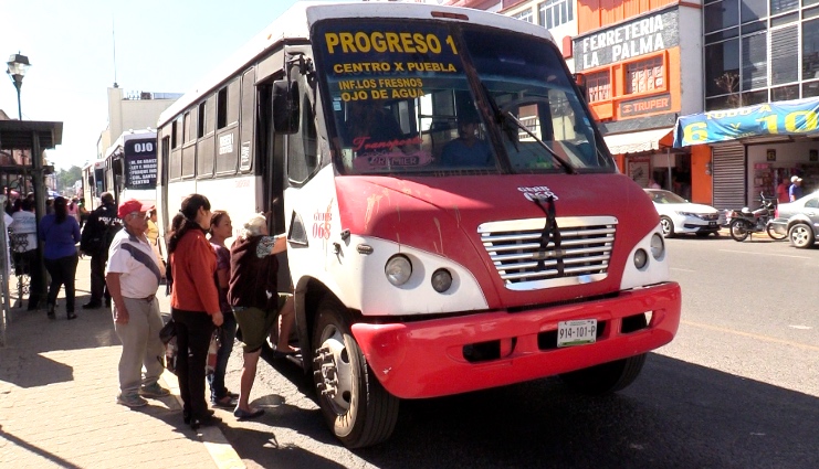 Piden mantener abiertas las ventanas de camiones en Nayarit por Coronavirus.