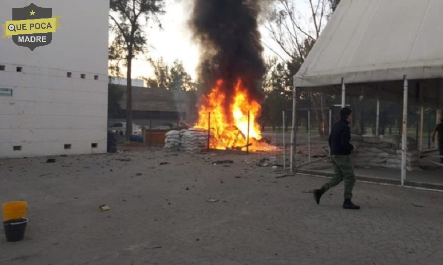 Explota auto cerca de la base de la Guardia Nacional en Celaya.