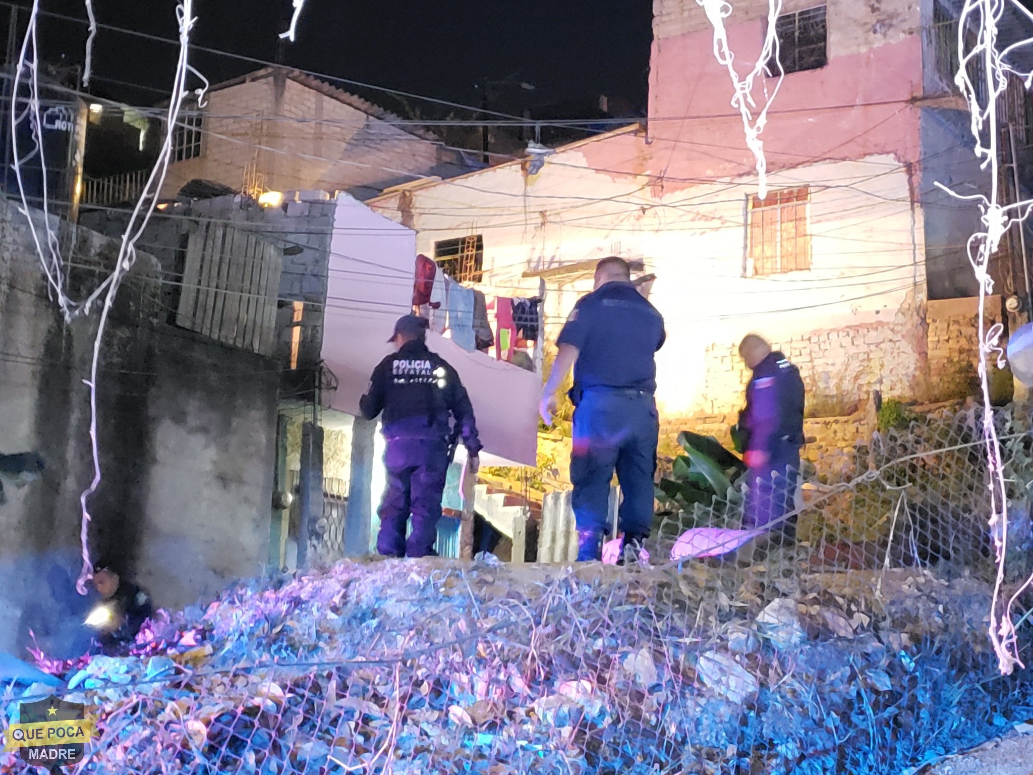 Disparan contra hombre en Tepic, policías llegan y no lo localizan en la escena.