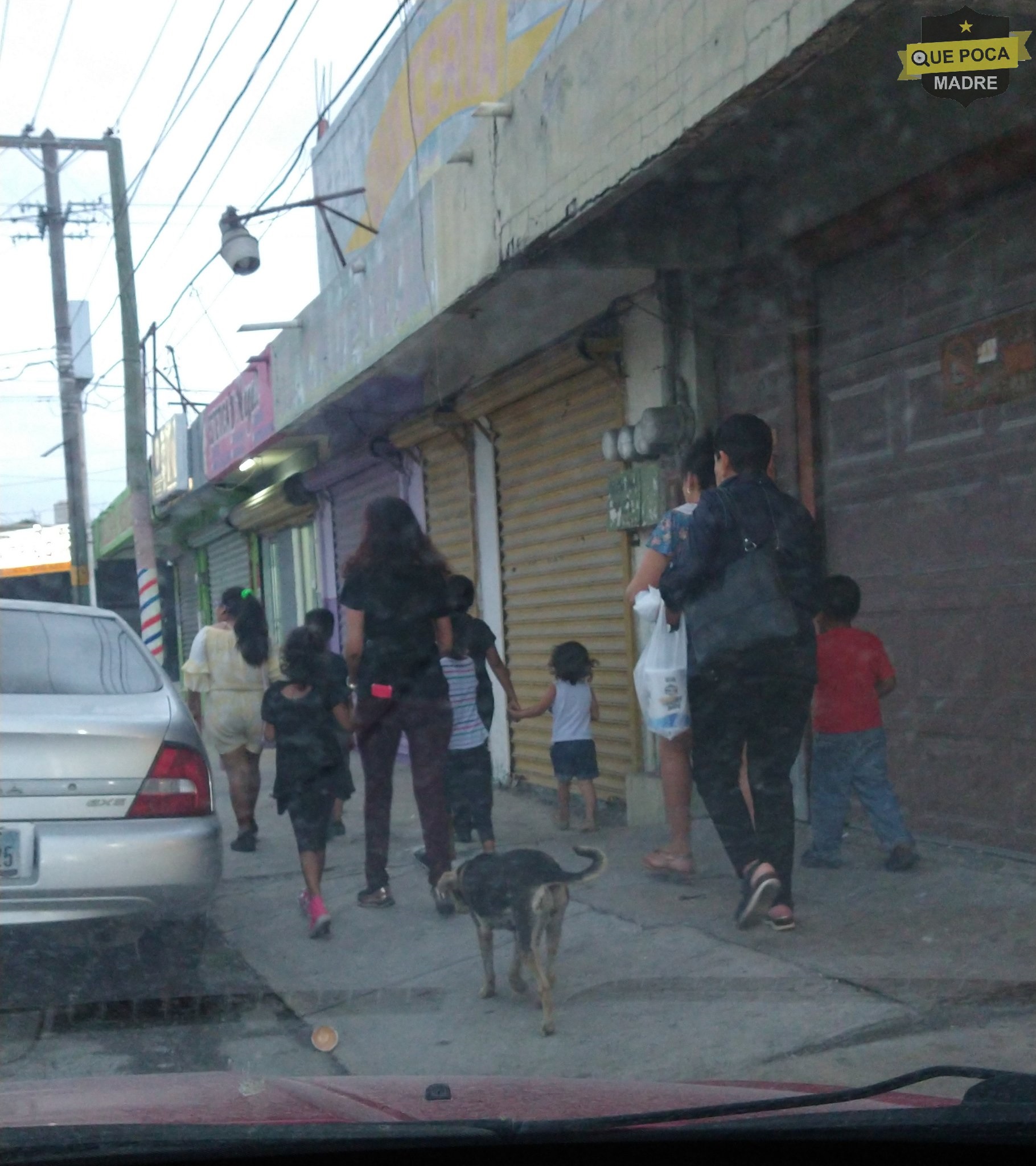 Ciudadanos se pasean como sin nada ante epidemia de Coronavirus en Reynosa.