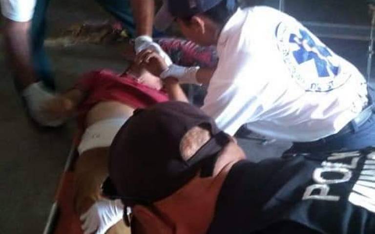 Joven es herido con arma blanca por riña con otro sujeto en Chiapas.