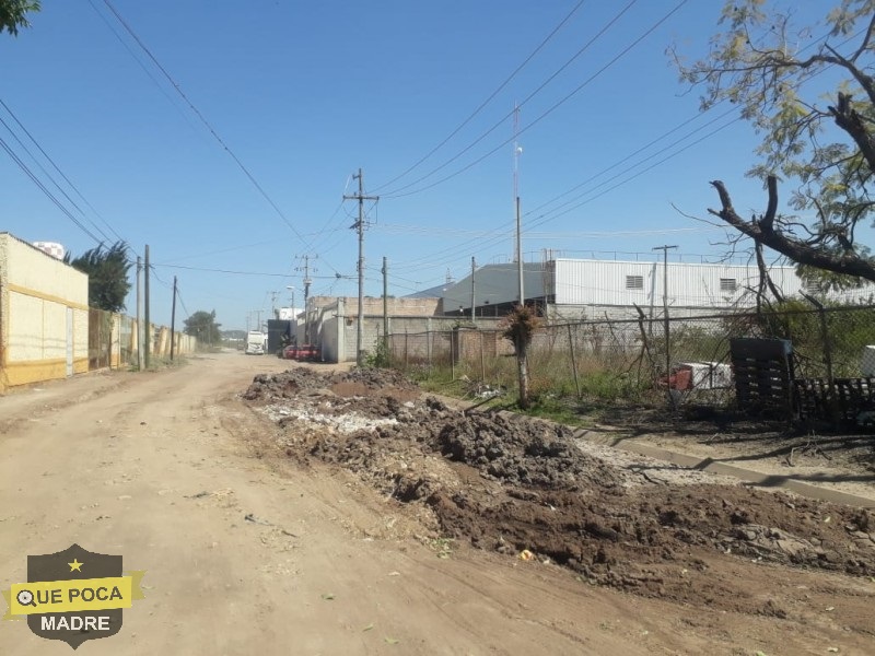 Vecinos de Tepic denuncian calle en pésimas condiciones.
