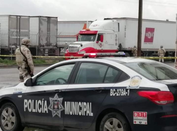 Encuentran y aseguran narcotúnel en garita de Otay.