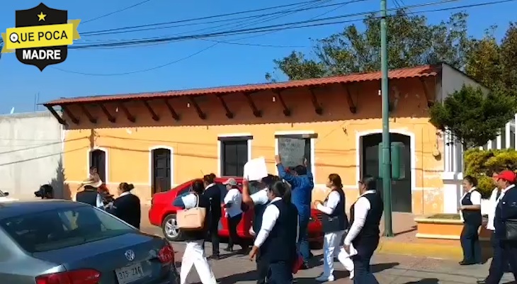 Protesta personal de Centro de atención de Salud de Villa De Allende.