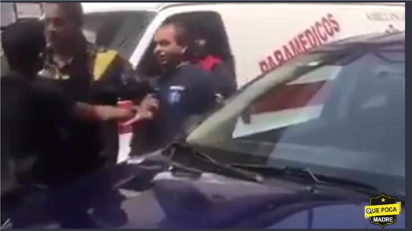 Video: Captan pelea entre conductores de ambulancias particulares en CDMX