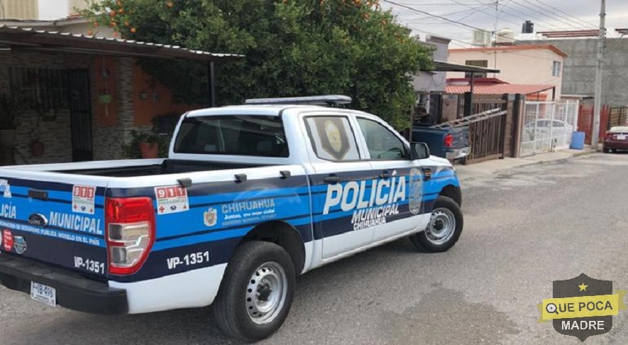 Sujeto arroja a mujer desde auto en movimiento y la atropella en Chihuahua.