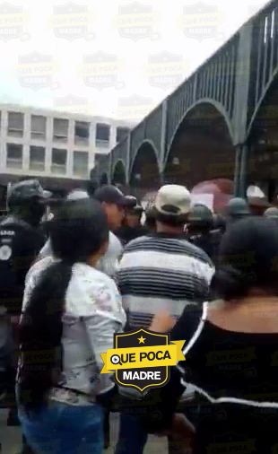 #Video #Toluca: Comerciantes ambulantes reclaman agresiones a menores de edad.