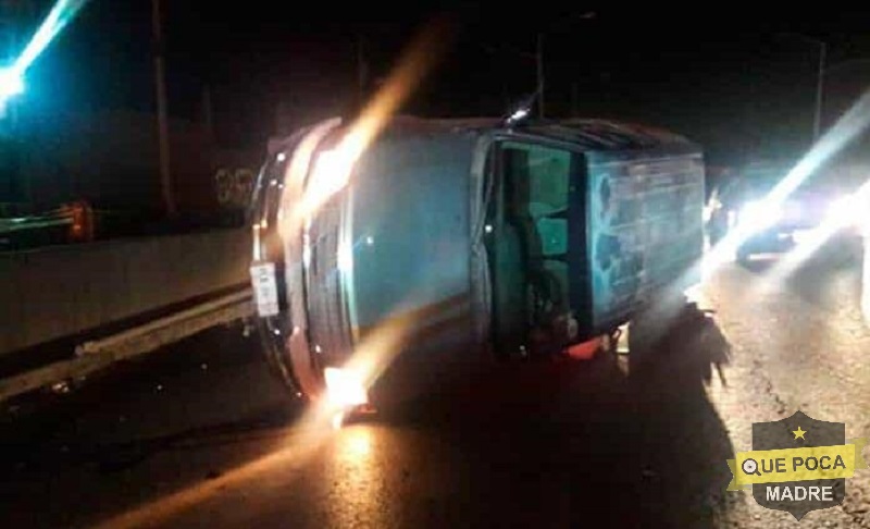 Muere automovilista por fuerte choque contra otro auto en San Luis Potosí.
