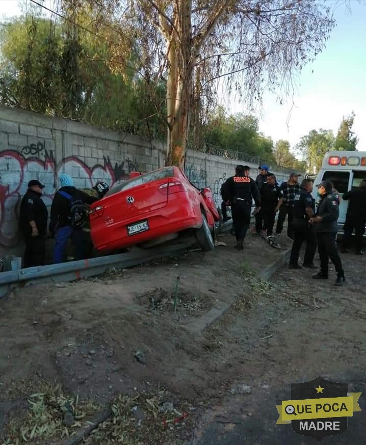 Automovilista resulta lesionado tras fuerte choque en Texcoco.
