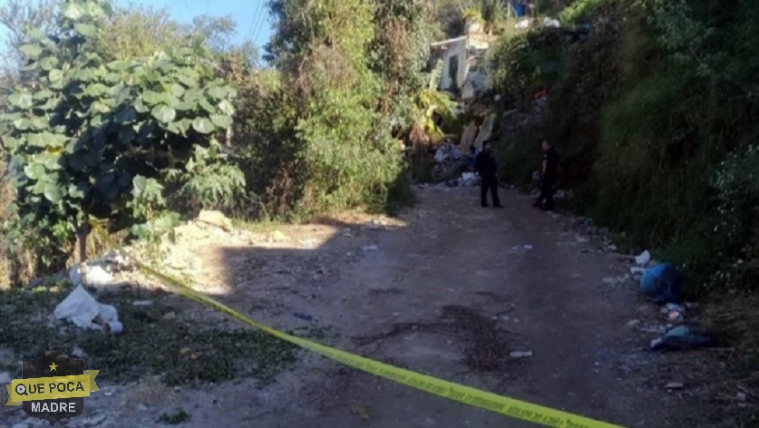 Encuentran cadáver en descomposición en una barranca en Tlaxcala.