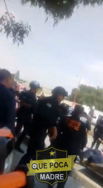 Comerciantes y taxistas agreden a policías en Ecatepec