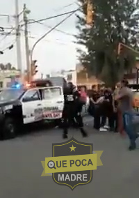 Enfrentamiento entre vecinos y policías en la colonia Santa Clara