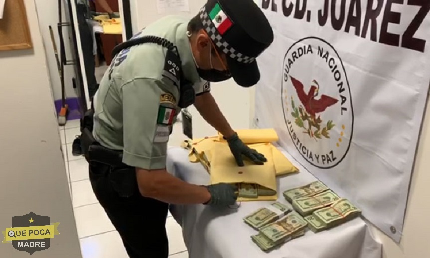 Detiene a hombre con dólares ilegales y cheques en Chihuahua.