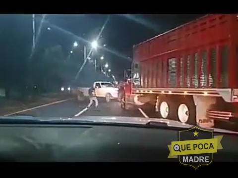 Ratas roban camión de carga en la  Lecheria – Texcoco
