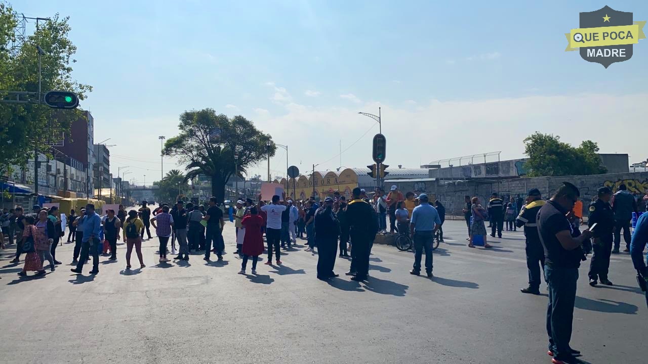 Comerciantes del mercado de Sonora se manifiestan en la CDMX.