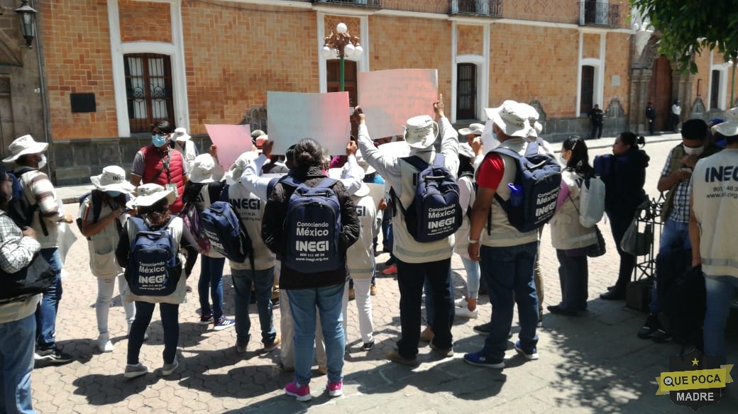 Protestan trabajadores del INEGI en Tlaxcala.