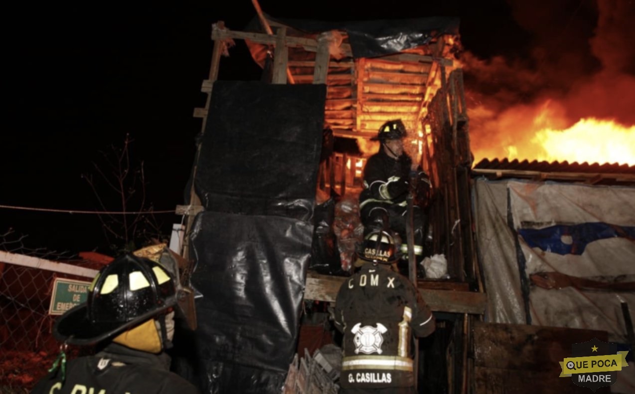 Mueren dos niños por incendio en Central de Abasto de la CDMX.