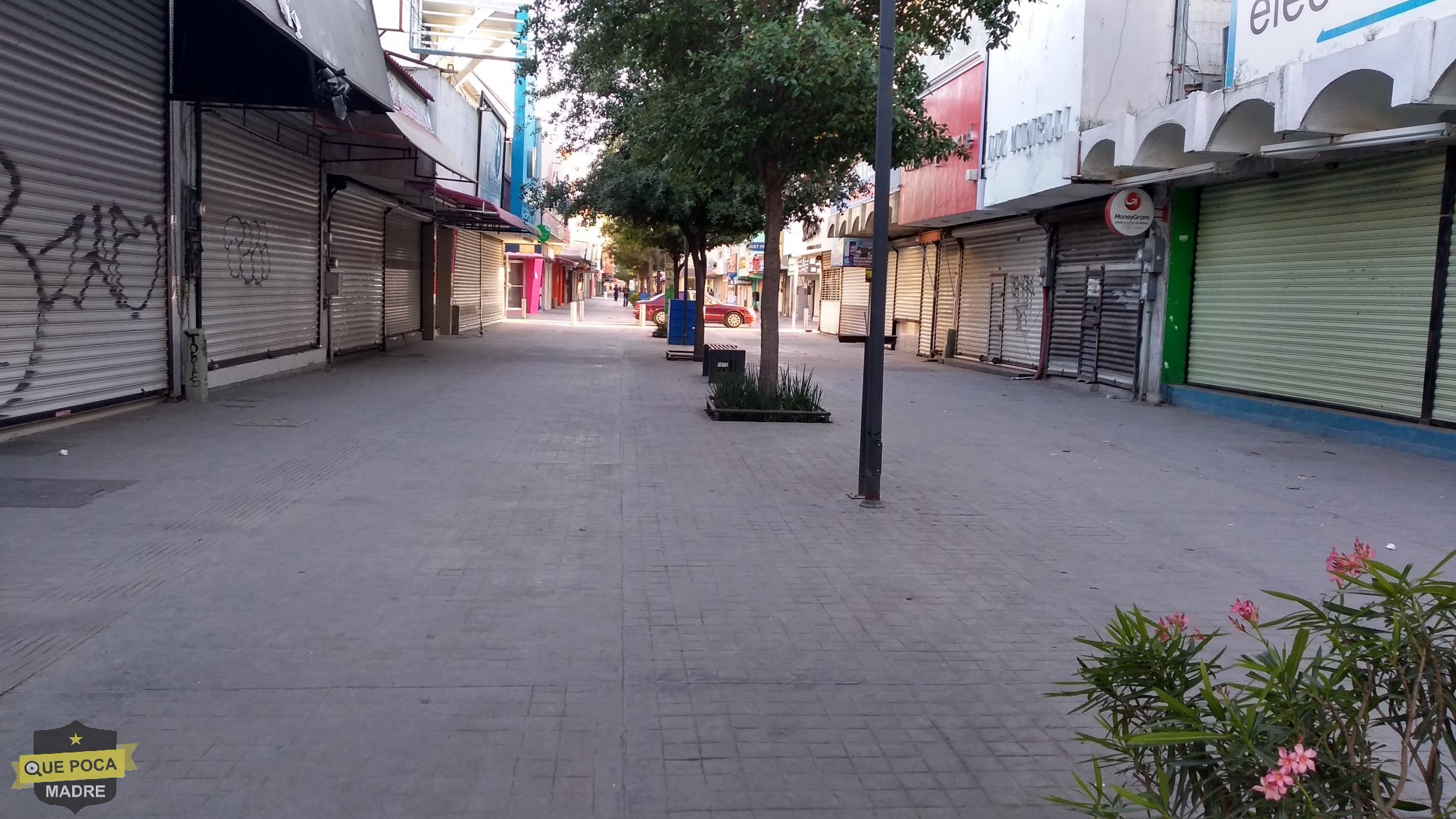 Calles desiertas y negocios cerrados por Covid 19 en Reynosa.