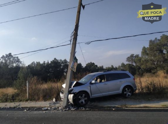 Chocan camioneta y la dejan abandonada en Tlaxcala.