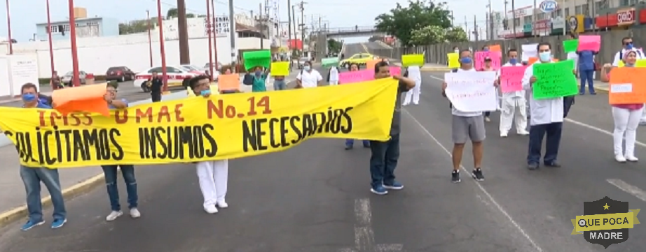 Se manifiestan trabajadores de Hospital en Veracruz.