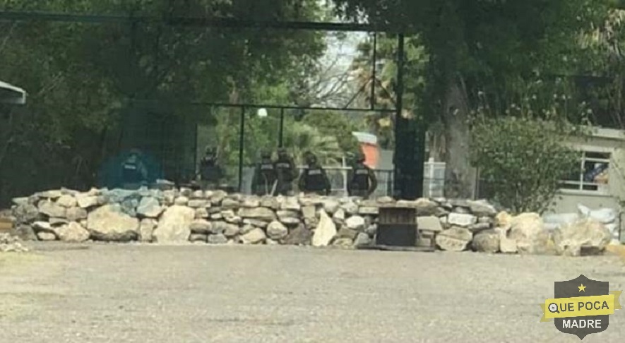 Colocan barricada en acceso a presa La Boquilla en Chihuahua.