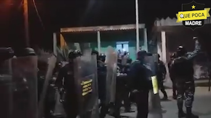 Seguridad Pública rescata a dos policías retenidos por pobladores en Otepan.