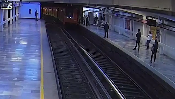 FGJCDMX determinó que choque del metro fue por error humano.