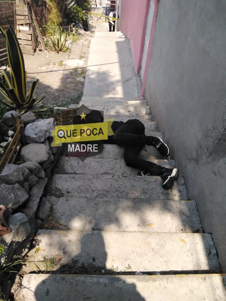 Asesinan a balazos a un joven en calles de Tlalnepantla.