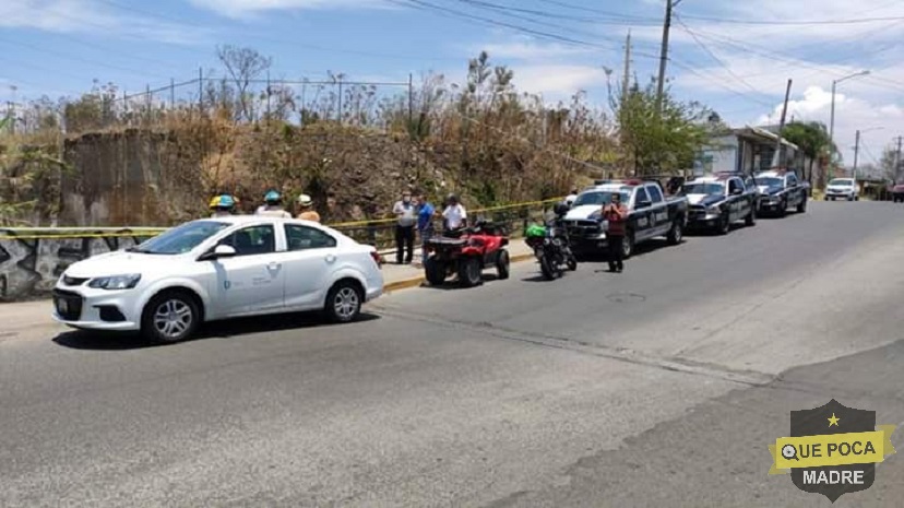 Encuentran los cadáveres de dos hombre bajo un puente en Jalisco.