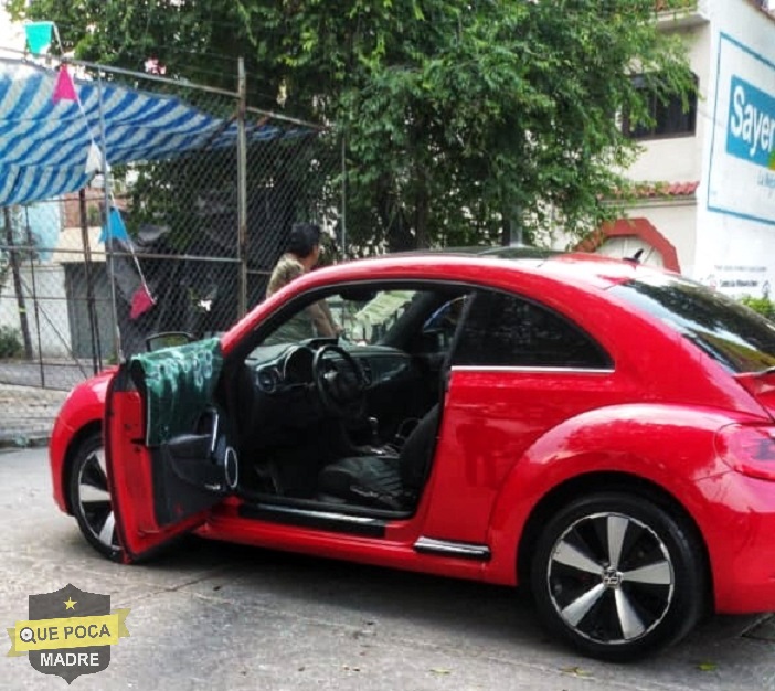 Sujetos balean a conductor de un auto en la CDMX.