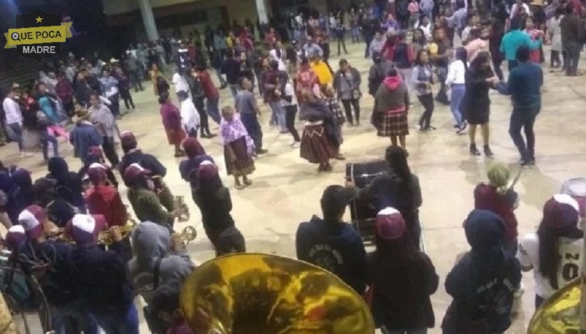 A pesar de la pandemia celebran fiesta religiosa en Oaxaca.