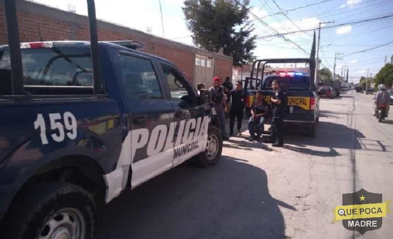 Policías rescatan a presunto ladrón de ser linchado en San Luis Potosí.