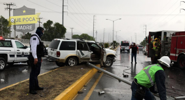 Choque deja poste tirado y niño de 2 años herido en Saltillo.