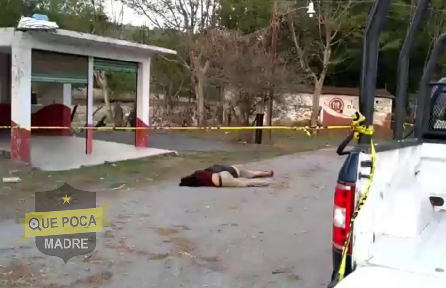 Encuentran a una mujer y un hombre ejecutados junto a la carretera en Taxco.