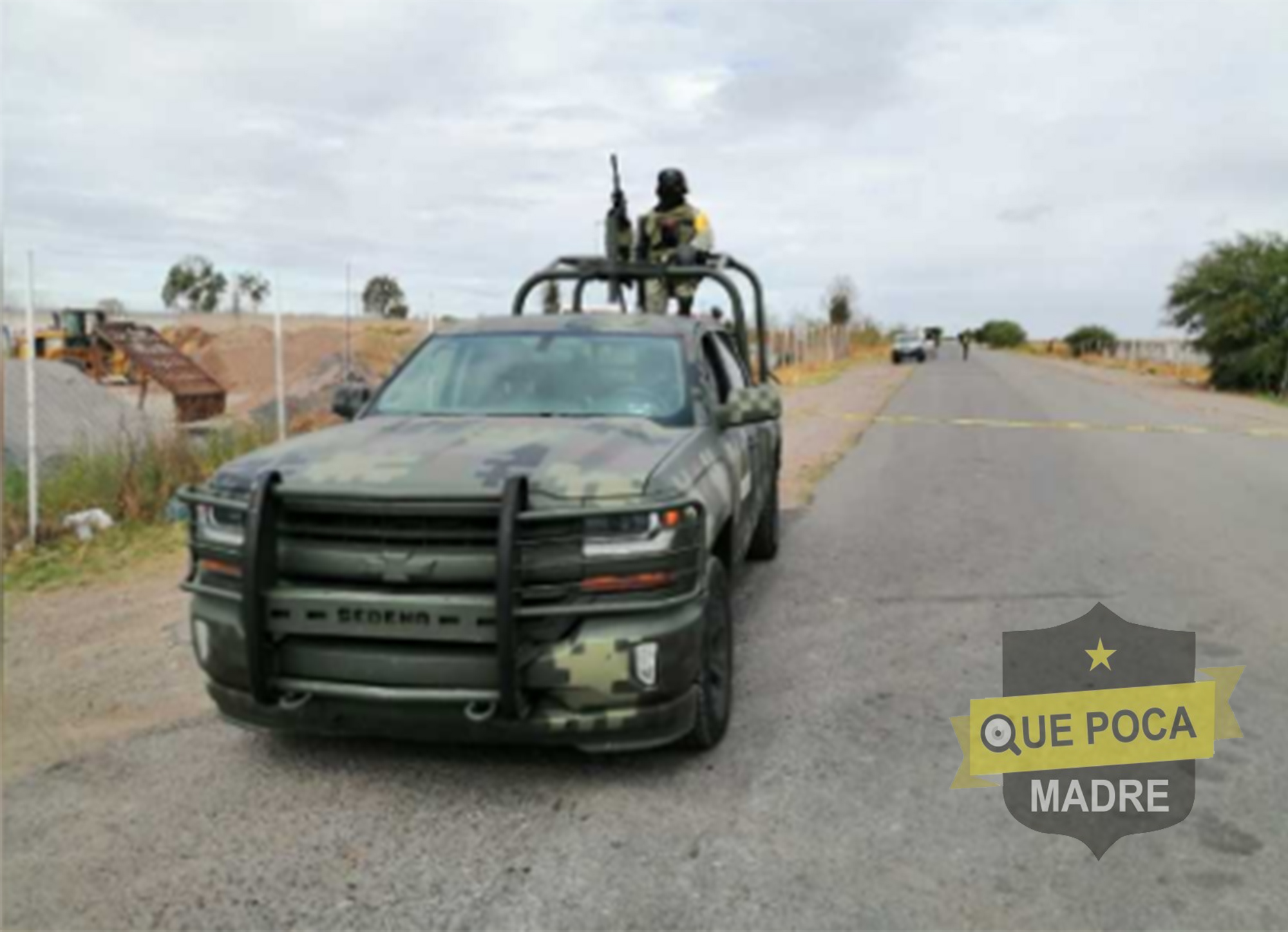 Abandonan 2 decapitados sobre la carretera en Francisco R. Murguía.