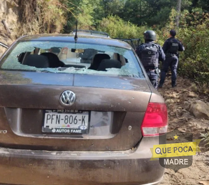 Civiles armados y policías se enfrentan en Zinapécuaro.