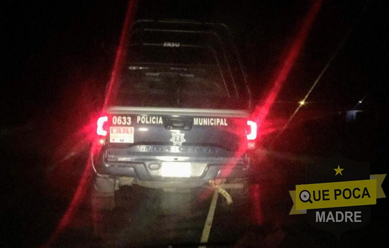 Conductor de tráiler choca con 3 vehículos huyendo de la policía en Guasave.