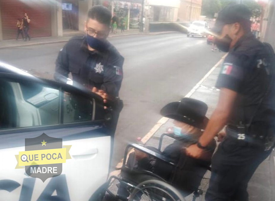 Anciano en silla de ruedas es abandonado por su sobrino en el Centro de Aguascalientes.