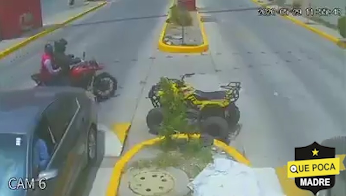 Asaltan a un automovilista en Atizapán.