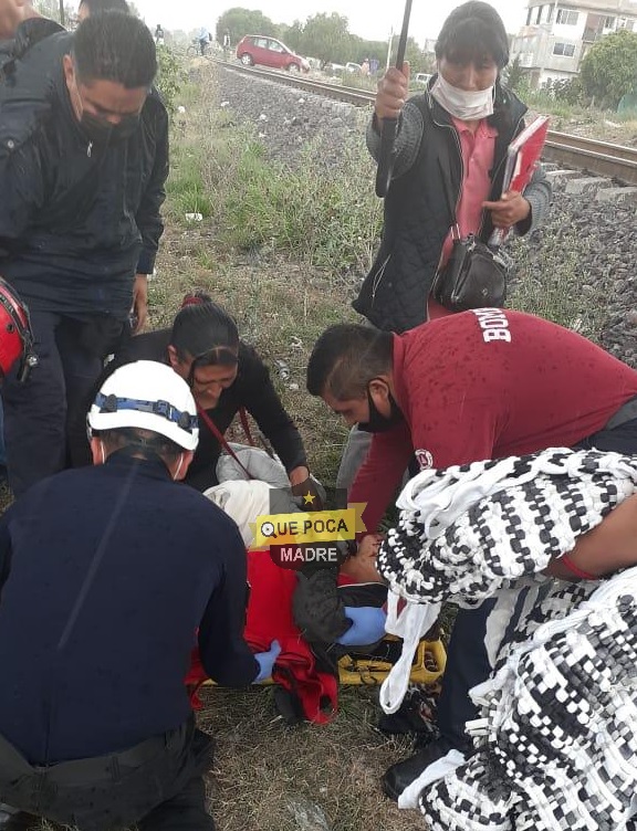 Migrante hondureña pierde el brazo al caer del tren en Acolman