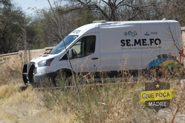 Encuentran a ejecutado a un lado de la carretera en Gómez Palacio.