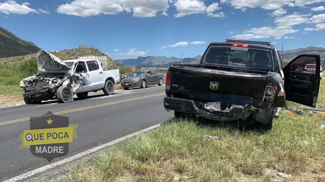 Imprudente joven impacta una patrulla por alcance en Coahuila.