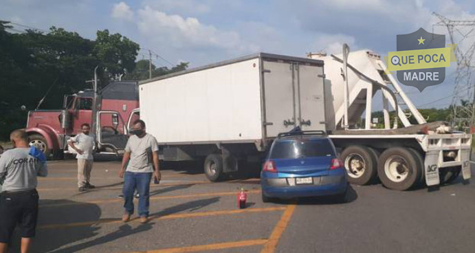 Imprudente conductor provoca un fuerte accidente en la salida de Cárdenas.