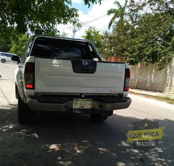 Sujetos en una camioneta intentan llevarse a un joven en Mérida.