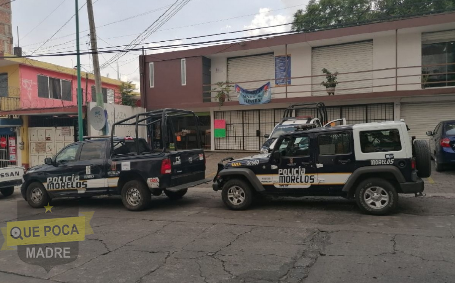 Dejan cuerpo ensabanado en colonia de Cuernavaca.