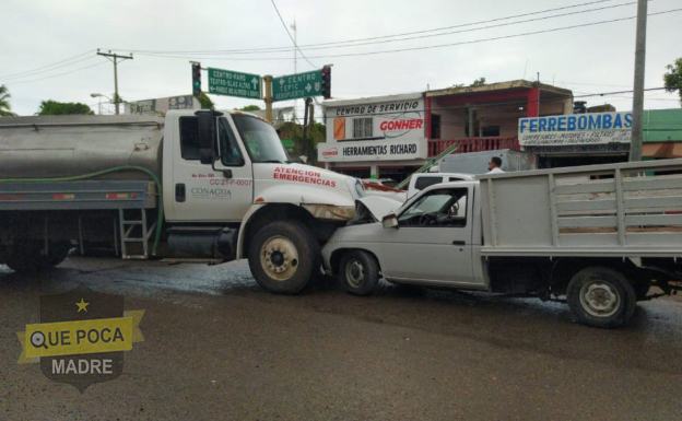 Robo de camioneta termina en choque y hay un detenido en Mazatlán.