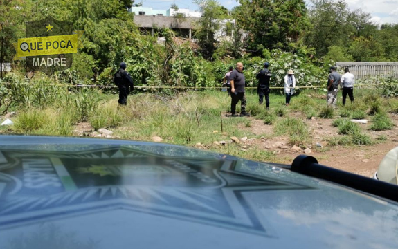 Muchachos curiosos encuentran un cadáver en flotando en arroyo de #Culiacán.