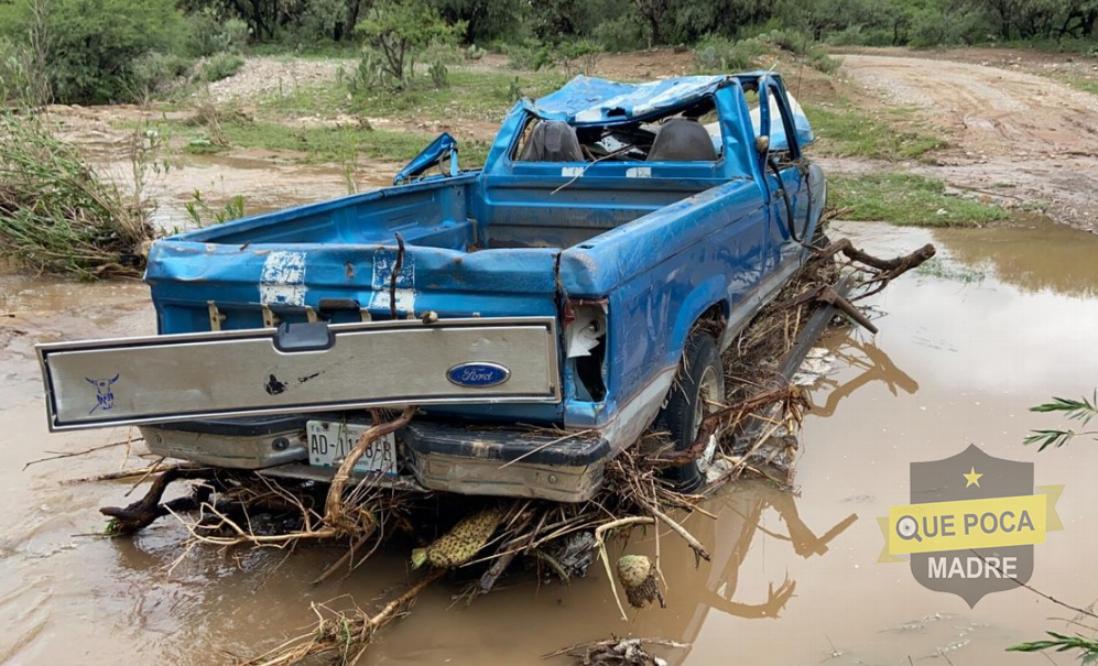 Encuentran cadáver y camioneta arrastrados por el agua en Aguascalientes.