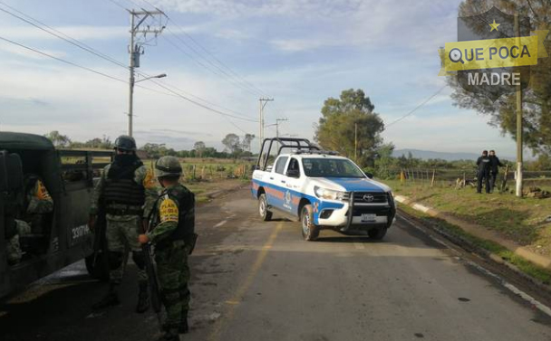 Ejecutan y queman a un joven dentro de un auto en San Juan del Río.