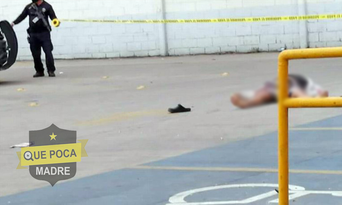 Ejecutan a un hombre en el estacionamiento del Coppel de Teapa.